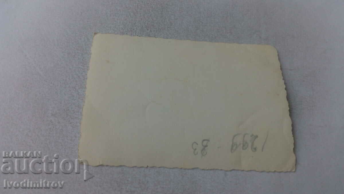 Φωτογραφία Βάρνα Δύο γυναίκες στον Κήπο της Θάλασσας με τιμή 1.45 BGN | € 0.74 Φωτογραφία Βάρνα Δύο γυναίκες στον Κήπο της Θάλασσας με τιμή 1.45 BGN | € 0.74