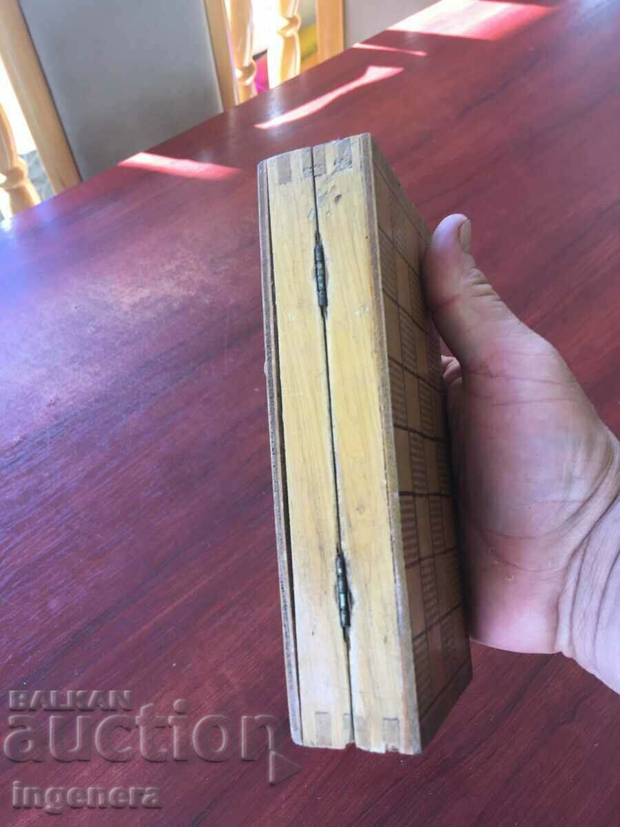 Licitație ȘAH CUTIE DE LEMN JOC VECHI