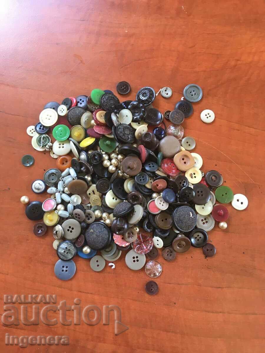 LOT BUTTONS BUTTONS AND MORE - 7 LOT BUTTONS BUTTONS AND MORE - 7