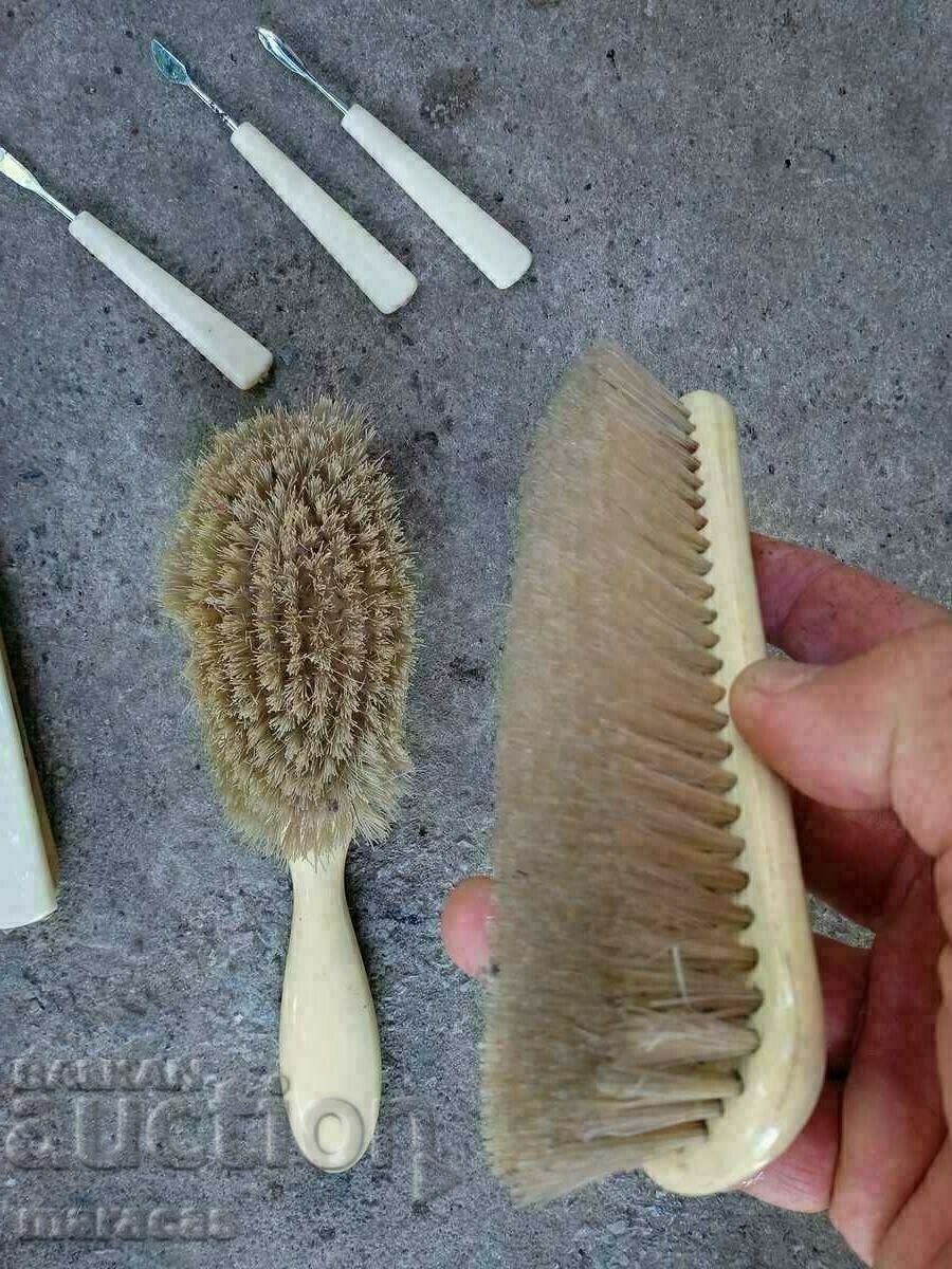 Delivery of Brushes and items for cleaning clothes Delivery of Brushes and items for cleaning clothes