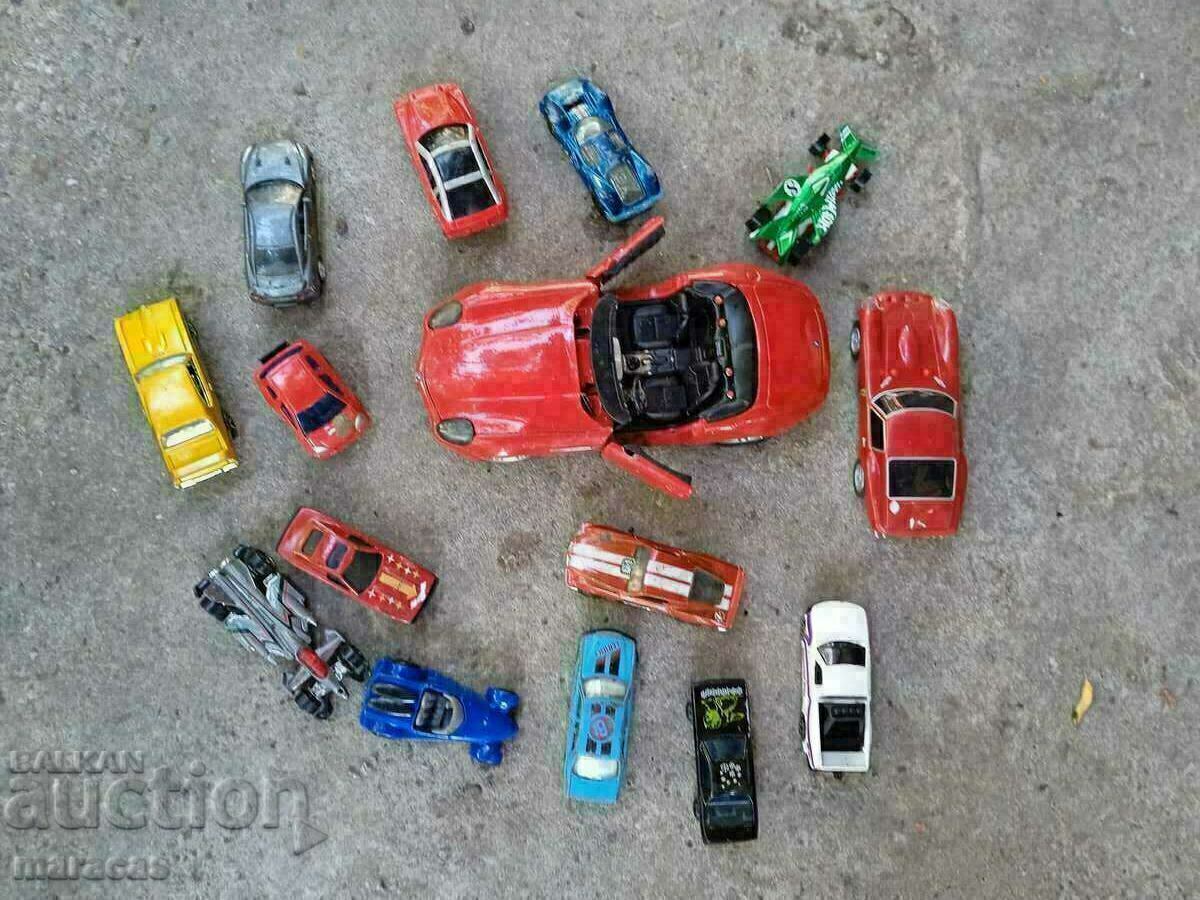 Cărucioare vechi de jucării Cărucioare vechi de jucării