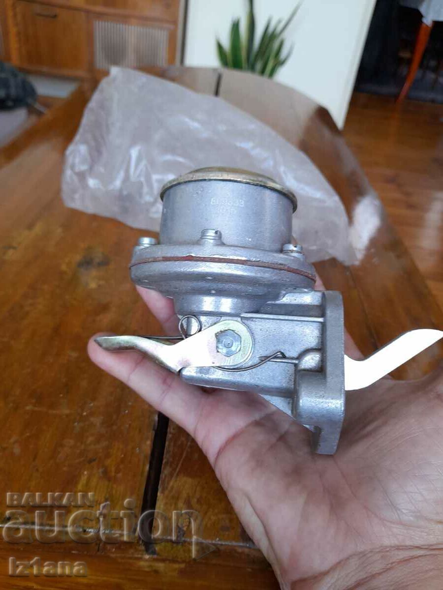 Auction  Old gas pump