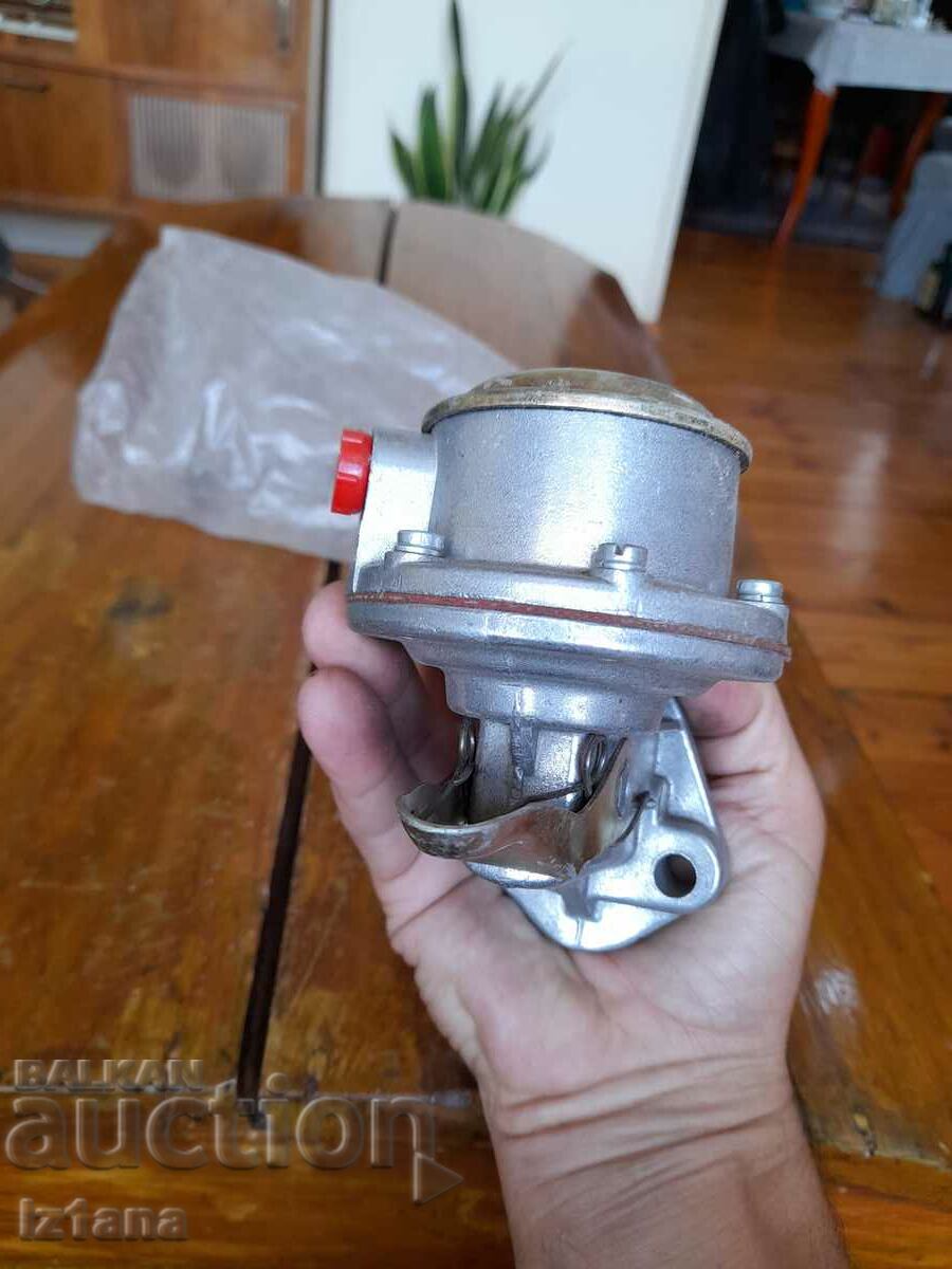 Delivery of Old gas pump