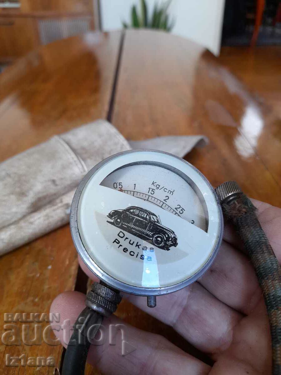 Delivery of Old Drukas Precisa tire pressure gauge Delivery of Old Drukas Precisa tire pressure gauge