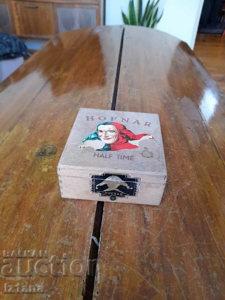 Old Hofnar cigar box
