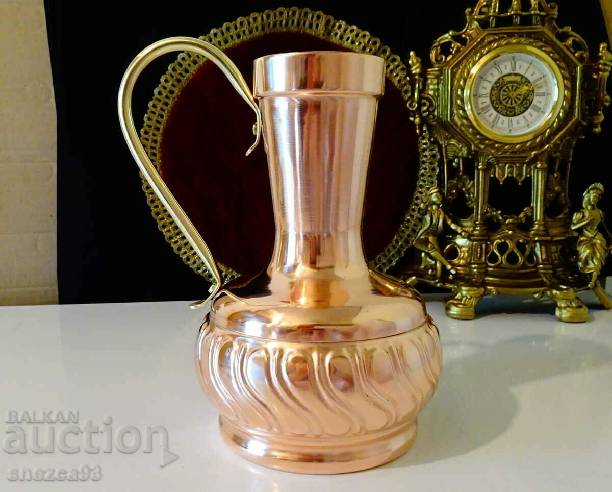 Copper jug 1.5 liters, relief.