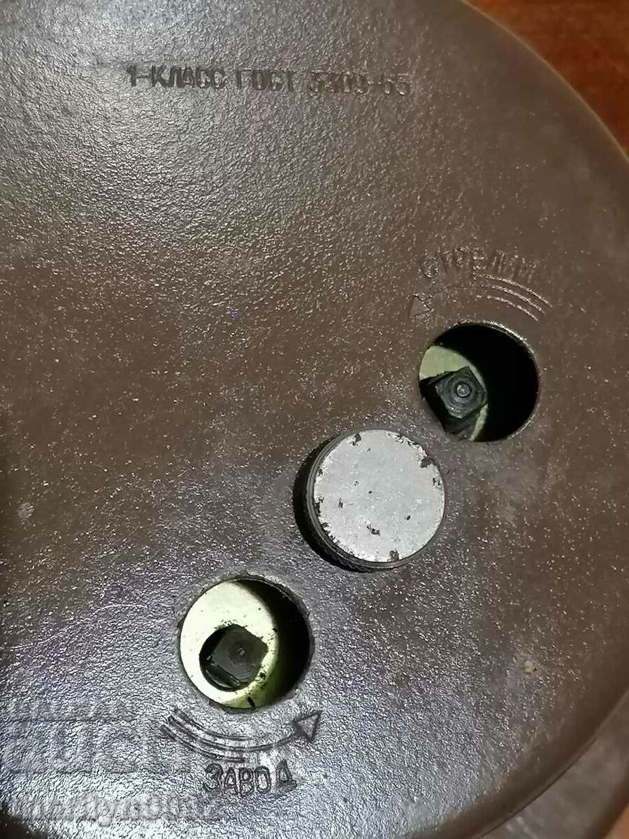 Auction Old alarm clock "Vesna" USSR, desk clock Auction Old alarm clock "Vesna" USSR, desk clock