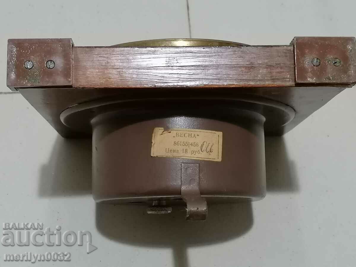 Delivery of Old alarm clock "Vesna" USSR, desk clock Delivery of Old alarm clock "Vesna" USSR, desk clock