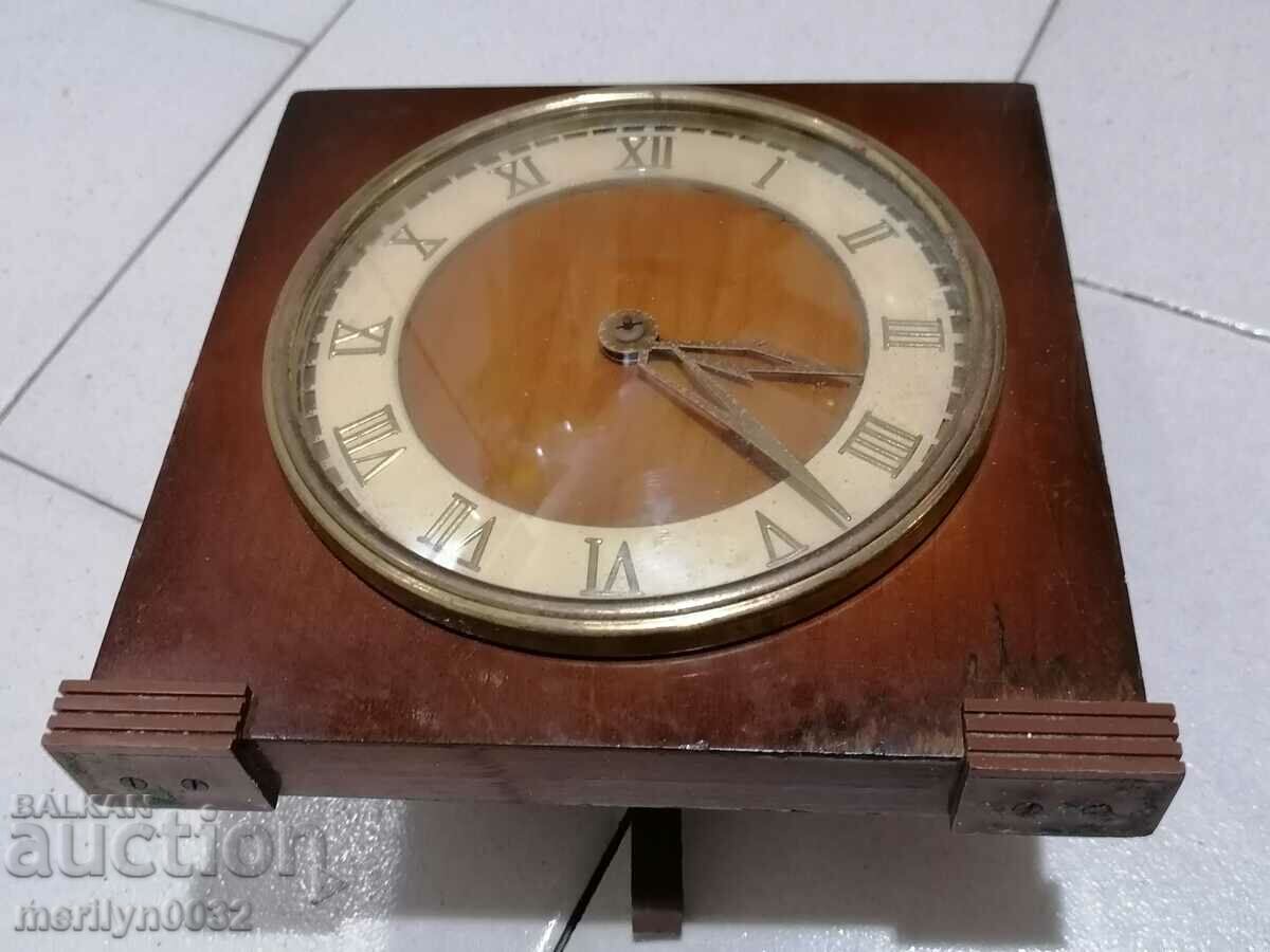 Old alarm clock "Vesna" USSR, desk clock - 6 Old alarm clock "Vesna" USSR, desk clock - 6