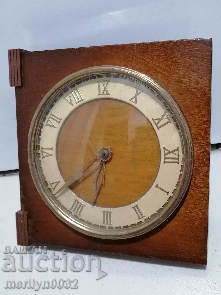 Old alarm clock "Vesna" USSR, desk clock - 7 Old alarm clock "Vesna" USSR, desk clock - 7