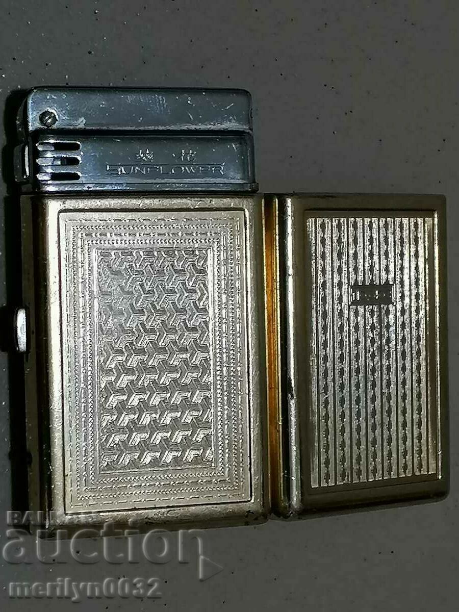 Auction Snuff lighter China early 60's inscription Auction Snuff lighter China early 60's inscription