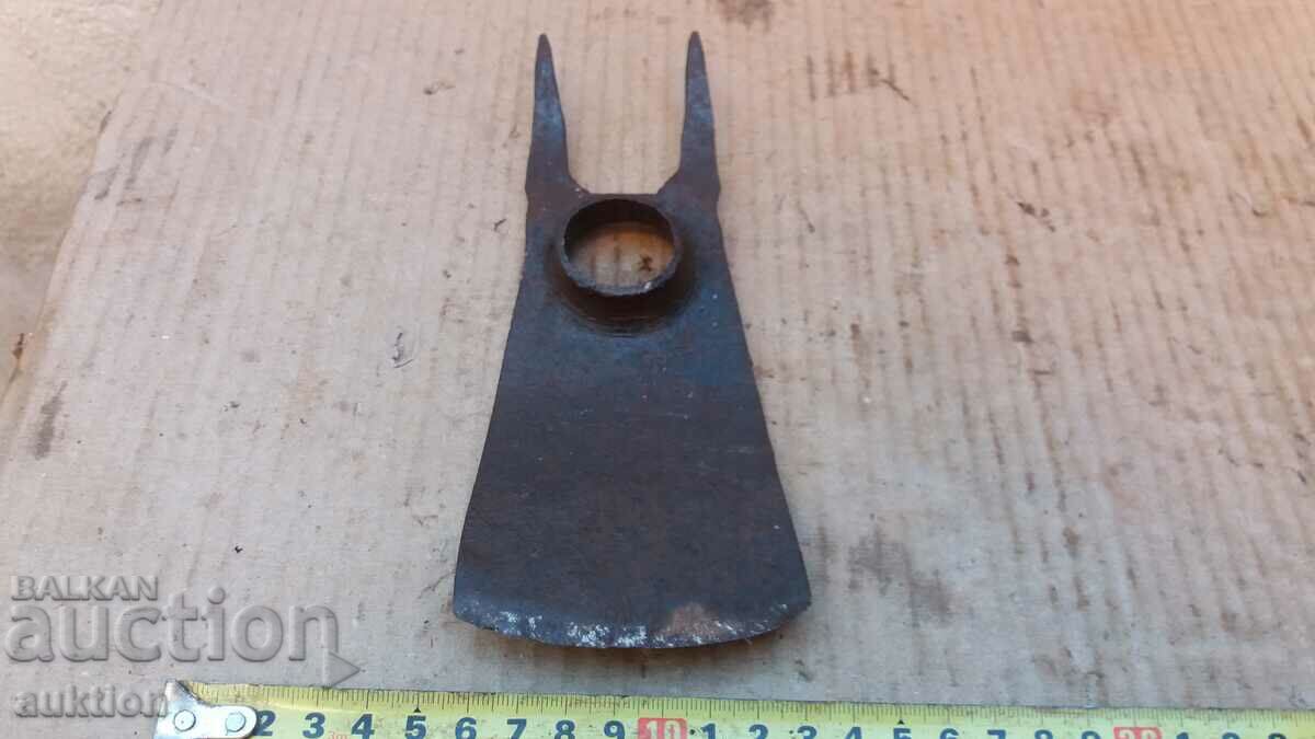 FORGED SOLID HOE, DIGGING GARDEN TOOL - 7 FORGED SOLID HOE, DIGGING GARDEN TOOL - 7