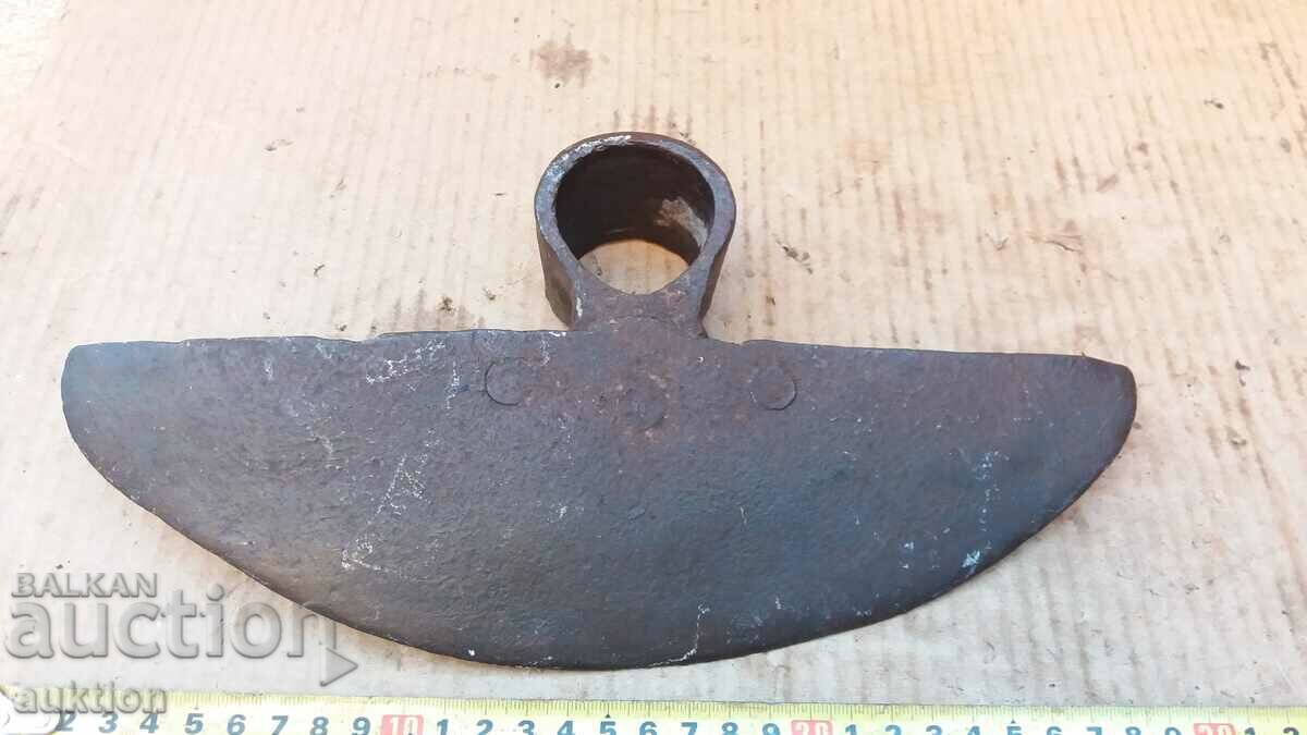 OLD WROUGHT HOE, SHOOT TOOL with price 3.99 BGN | € 2.04 OLD WROUGHT HOE, SHOOT TOOL with price 3.99 BGN | € 2.04