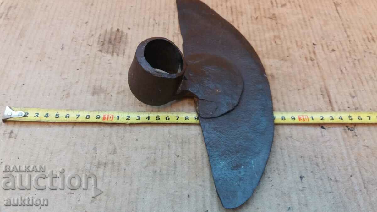 OLD WROUGHT HOE, SHOOT TOOL - 5 OLD WROUGHT HOE, SHOOT TOOL - 5