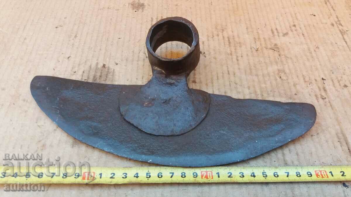 OLD WROUGHT HOE, SHOOT TOOL - 6 OLD WROUGHT HOE, SHOOT TOOL - 6