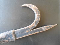 Old wrought iron, hook, harpoon, 2,850 kg.