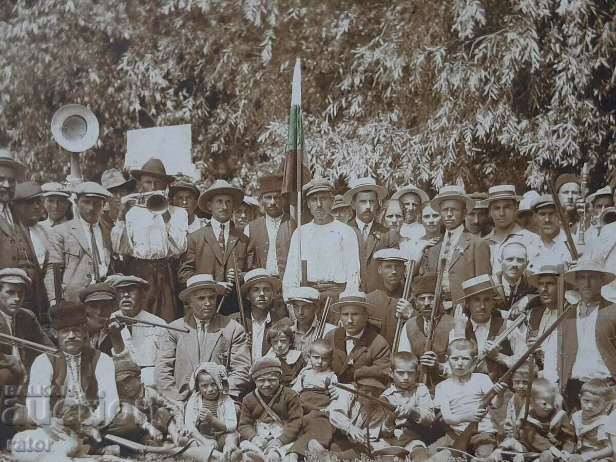 Auction  Old photo on cardboard - hunter, hunting party, rifles