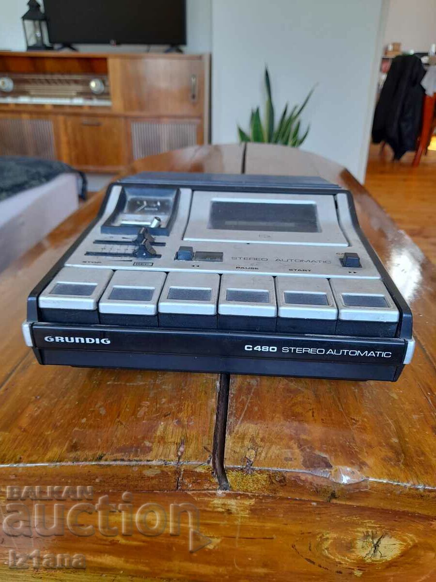 Old cassette player Grundig C480