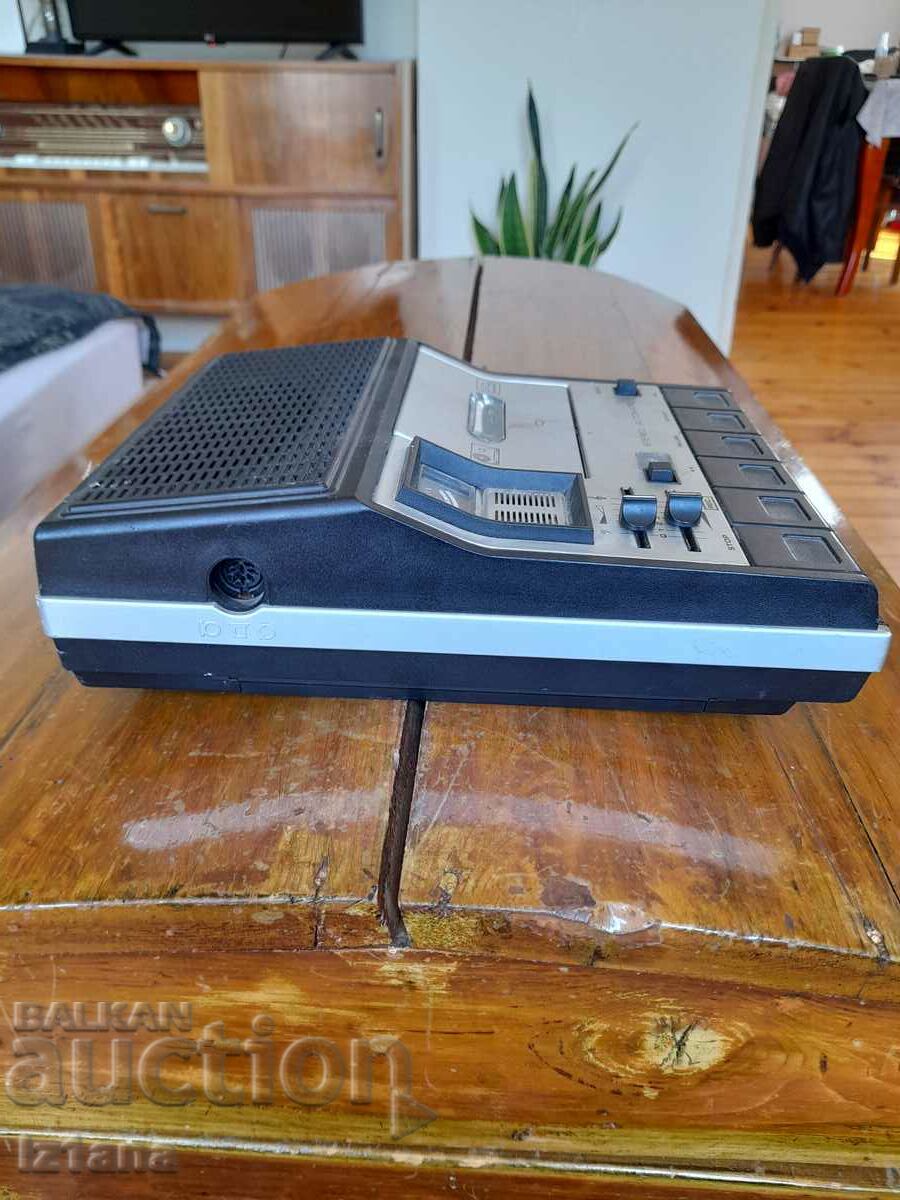Auction Old cassette player Grundig C435 Auction Old cassette player Grundig C435