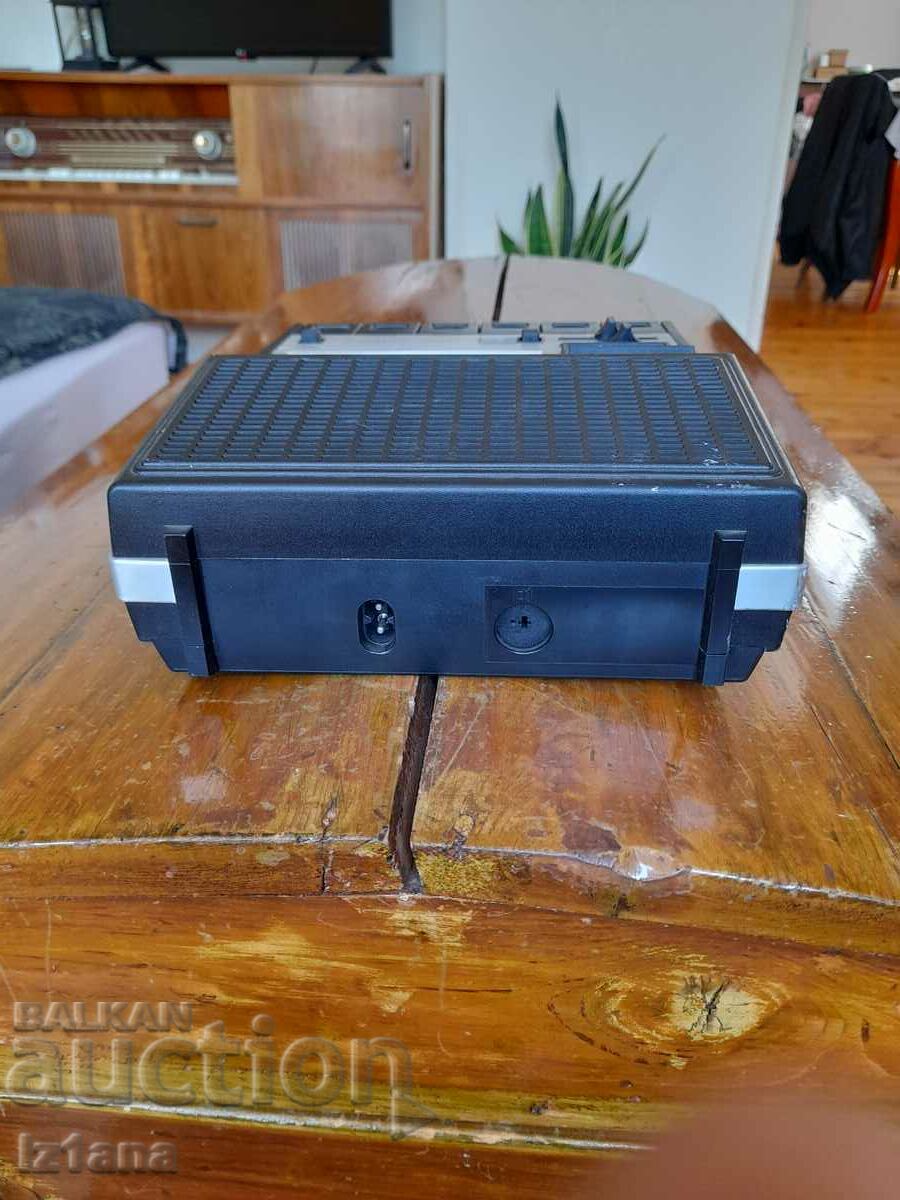 Delivery of Old cassette player Grundig C435 Delivery of Old cassette player Grundig C435