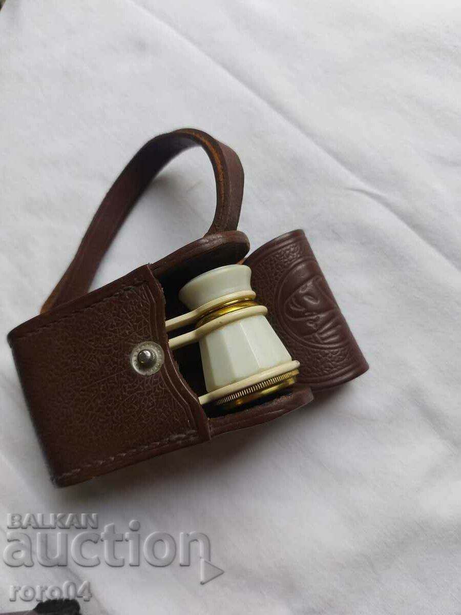 THEATER BINOCULARS - EXCELLENT CONDITION - 7 THEATER BINOCULARS - EXCELLENT CONDITION - 7