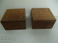No.*6456 δύο παλιά ξύλινα κουτιά - με στολίδια
