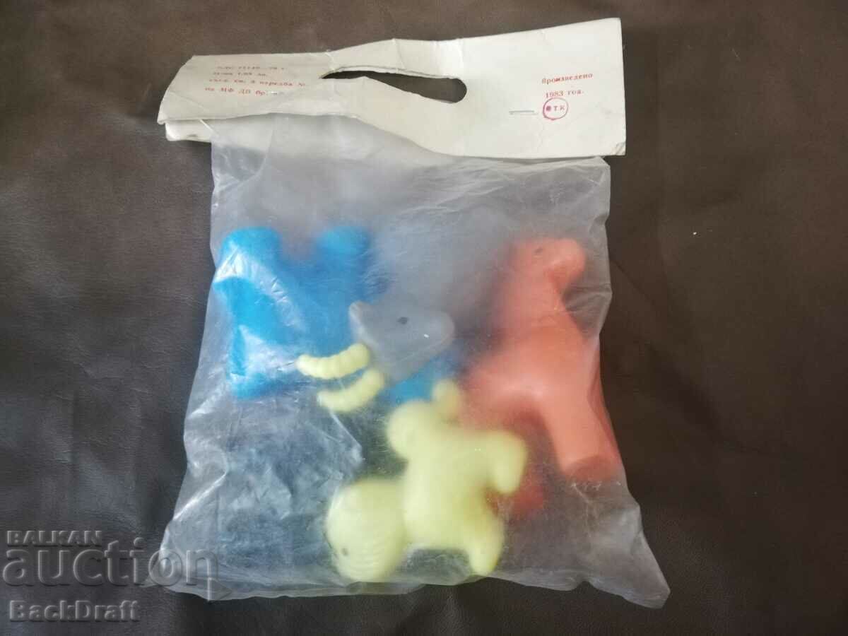 Delivery of Old Social Toys - Set Animals in packaging from 1983 Delivery of Old Social Toys - Set Animals in packaging from 1983