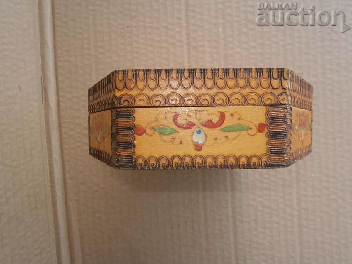 Delivery of perographed box retro vintage Delivery of perographed box retro vintage