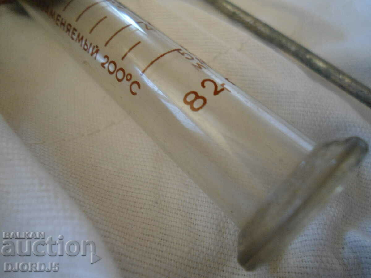 Auction  Old glass syringes, 2 pieces