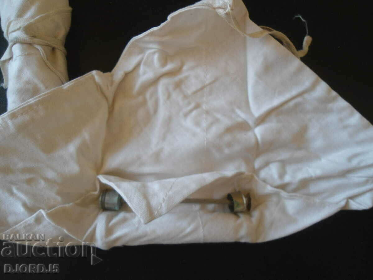 Delivery of Old glass syringes, 2 pieces