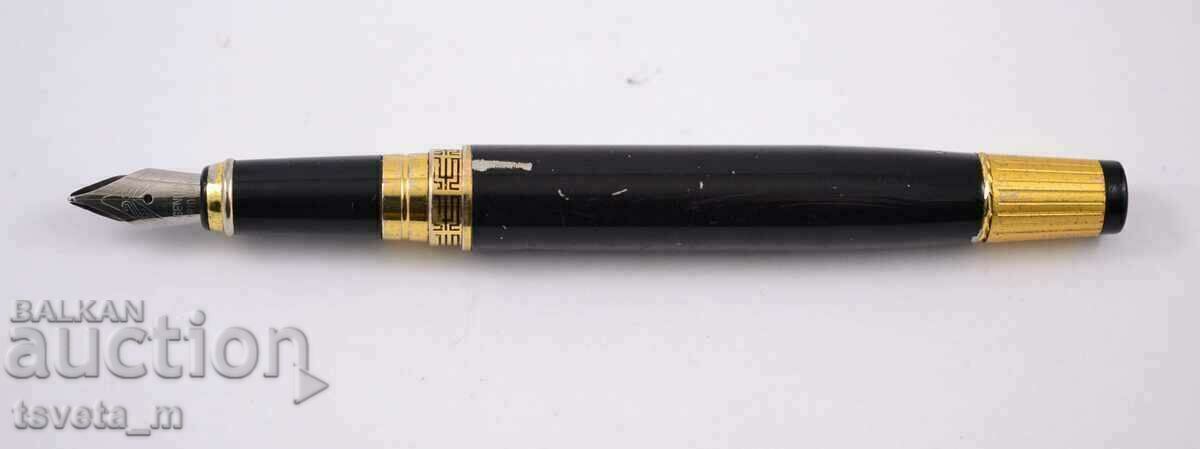 Pen with refill