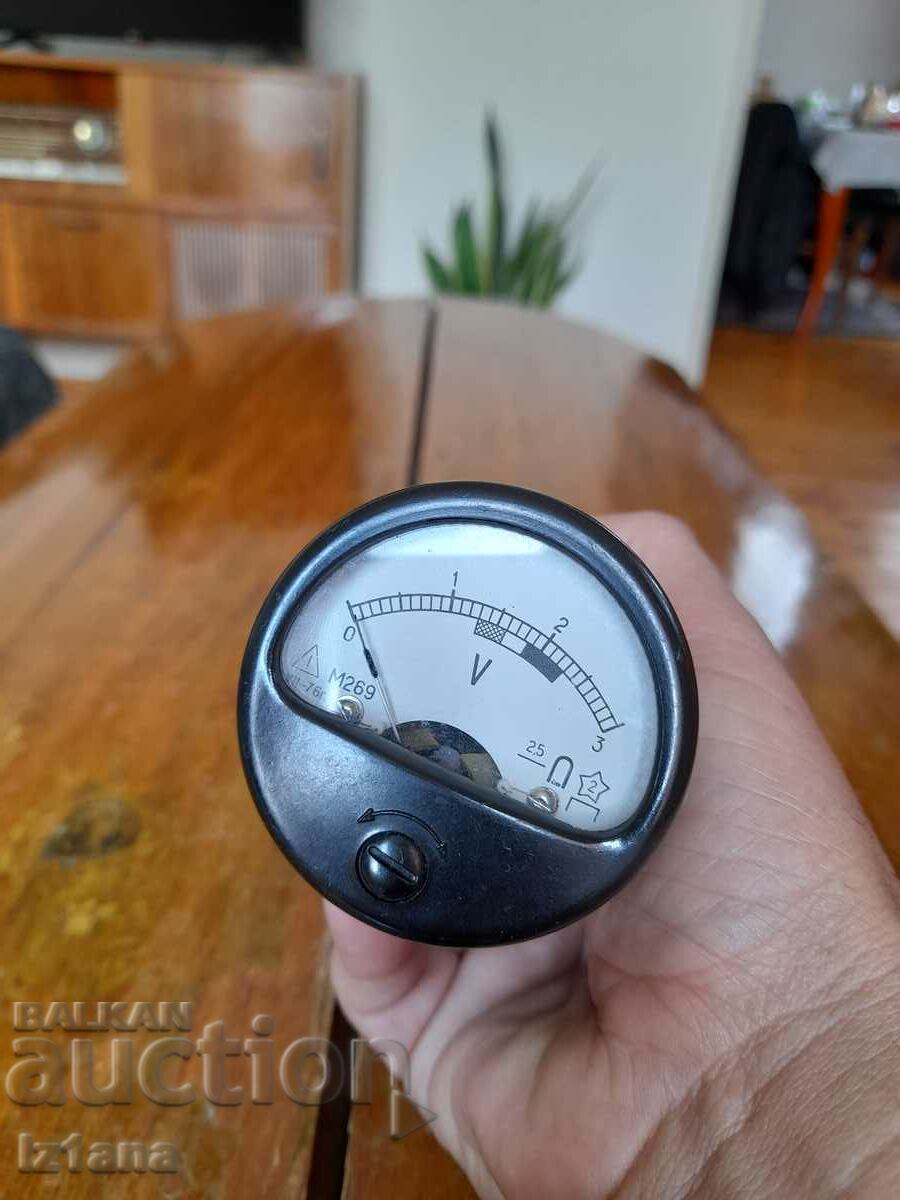 Παλαιός βολτόμετρο με τιμή 37.00 BGN | € 18.92 Παλαιός βολτόμετρο με τιμή 37.00 BGN | € 18.92