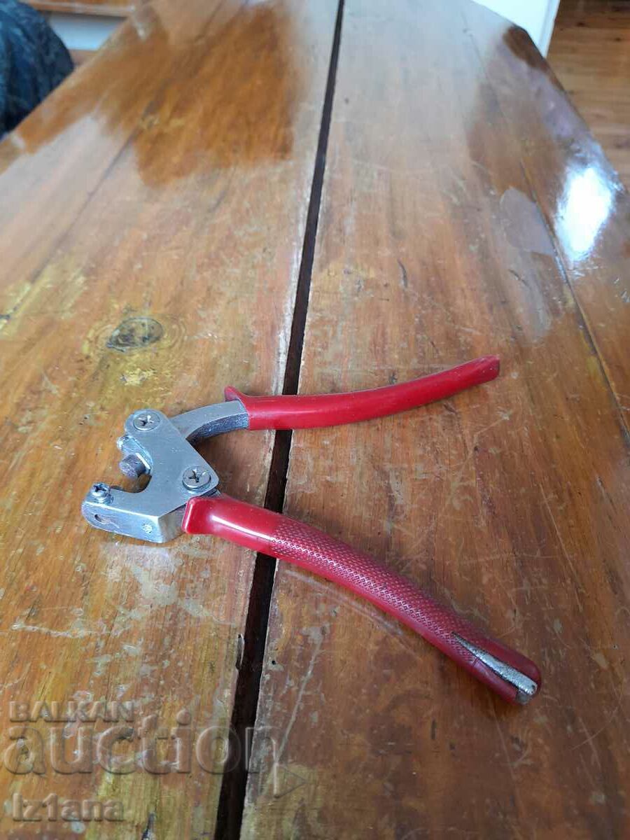 Old sealing pliers