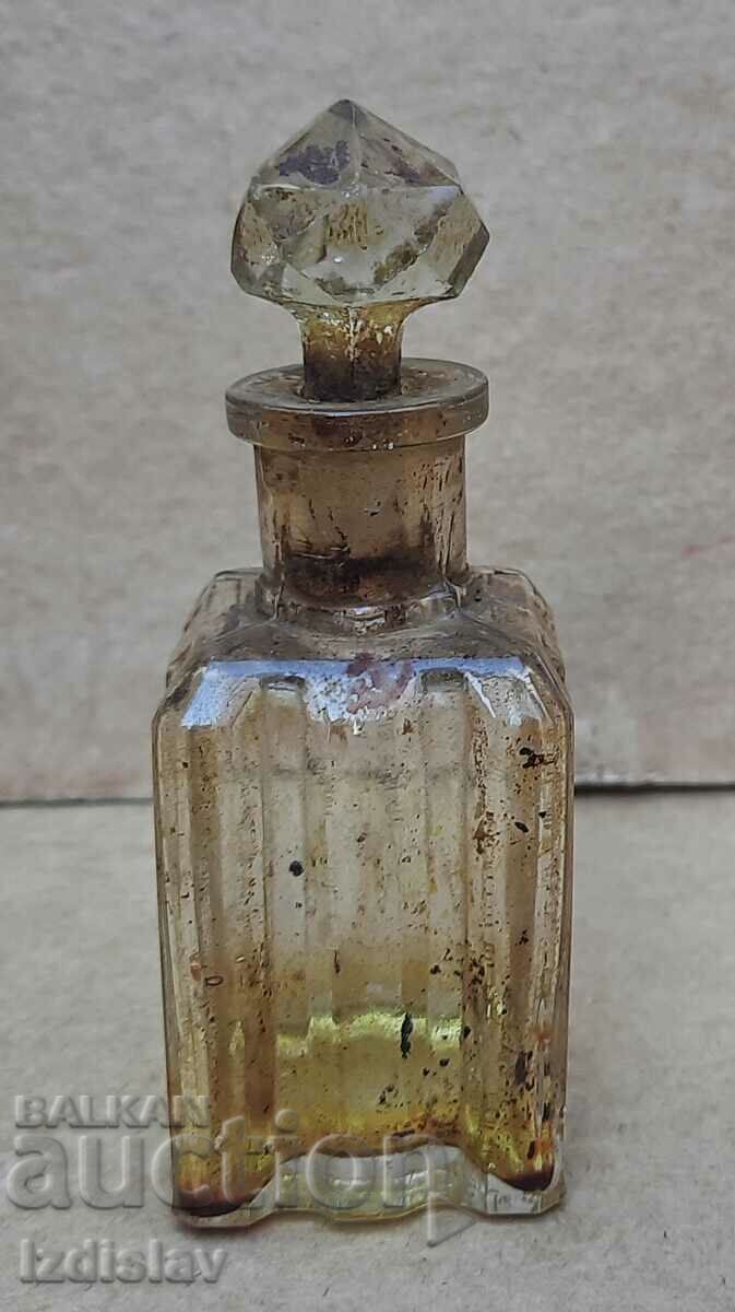 sticla veche de parfum