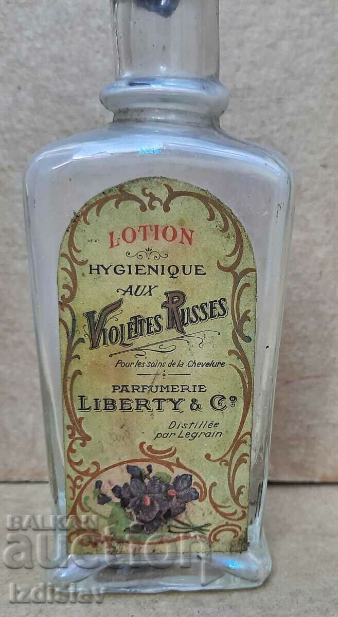 Sticla veche de sticla cu eticheta originala cu preț € 24.00 | 46.94 BGN