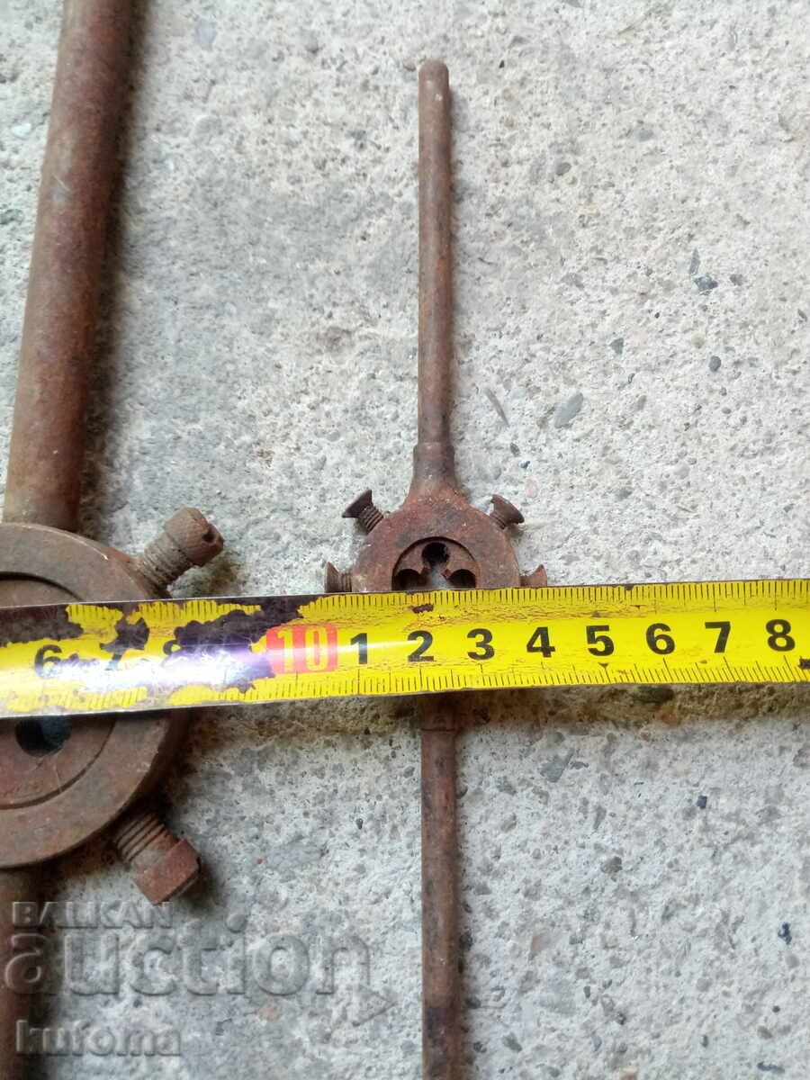 Old Tapping Dies - 5 Old Tapping Dies - 5