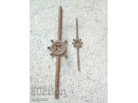 Стари плашки за нарязване на резби