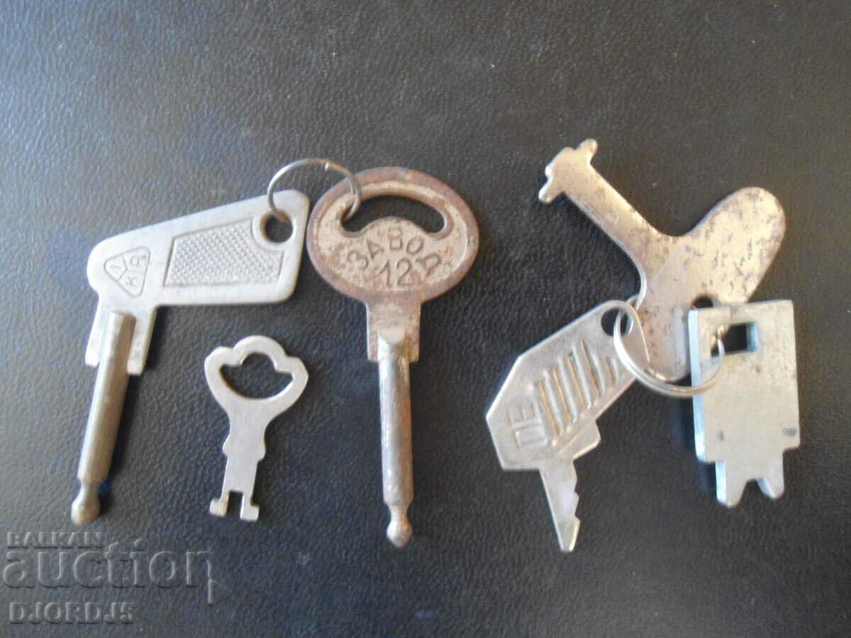 Lot of old keys, 6 pieces