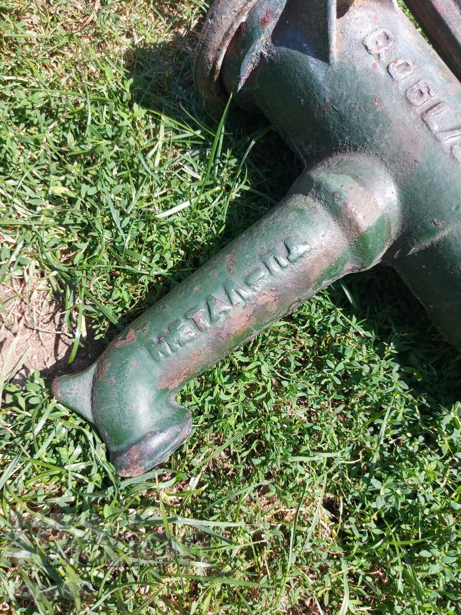 GARDEN PUMP - LIVER - 7 GARDEN PUMP - LIVER - 7