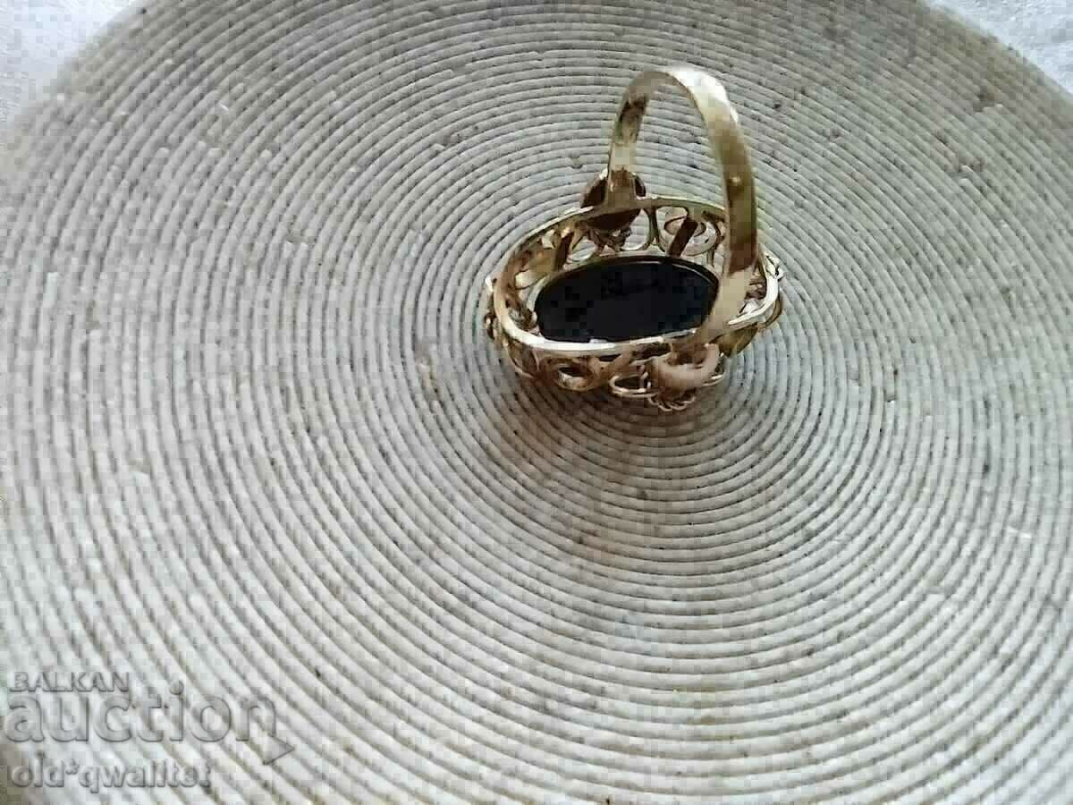 Gold ring with stone: Onyx, Gold 585, Austria with price 1490.00 BGN | € 761.82 Gold ring with stone: Onyx, Gold 585, Austria with price 1490.00 BGN | € 761.82