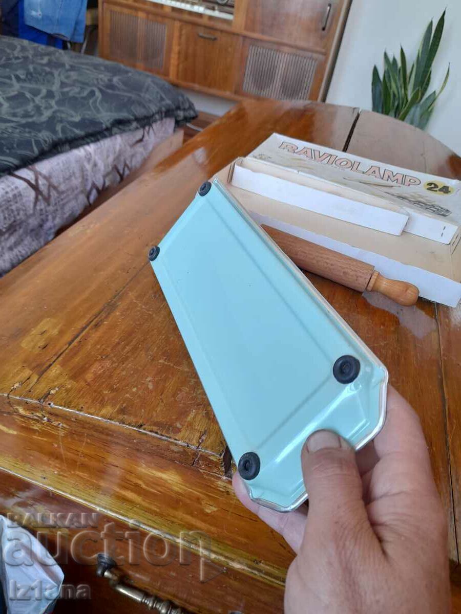 Παλιό καλούπι για ραβιόλια - 6 Παλιό καλούπι για ραβιόλια - 6