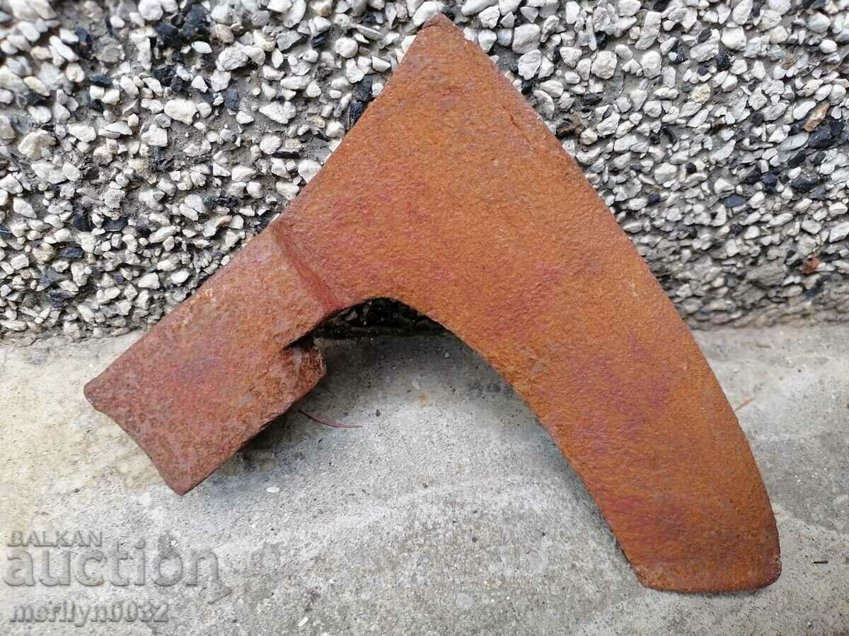 Стара брадва кривица топор инструмент  ковано желязо