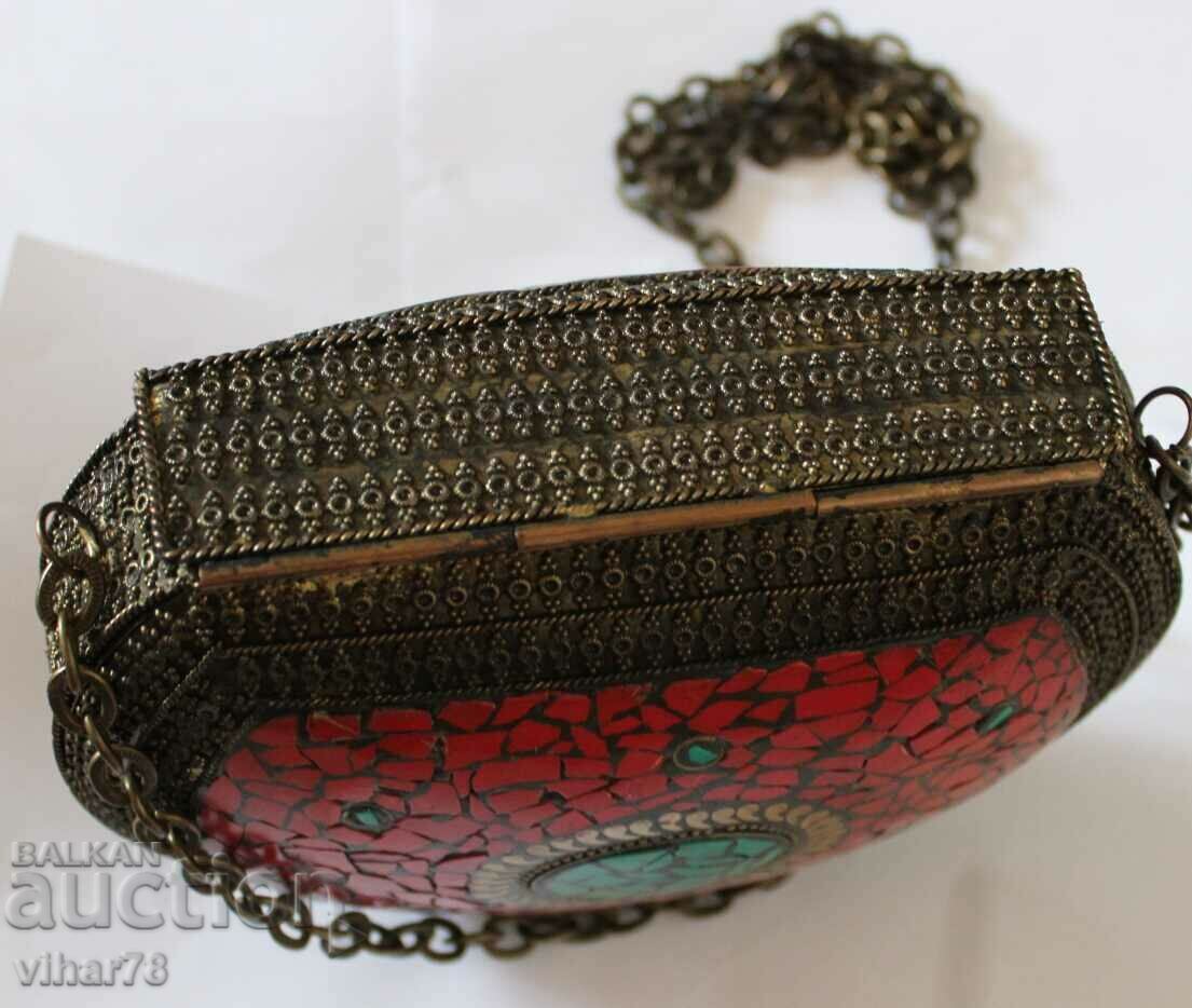 Аукцион МНОГО КРАСИВА МЕТАЛНА ЧАНТИЧКА С КАМЕННА МОЗАЙКА Аукцион МНОГО КРАСИВА МЕТАЛНА ЧАНТИЧКА С КАМЕННА МОЗАЙКА