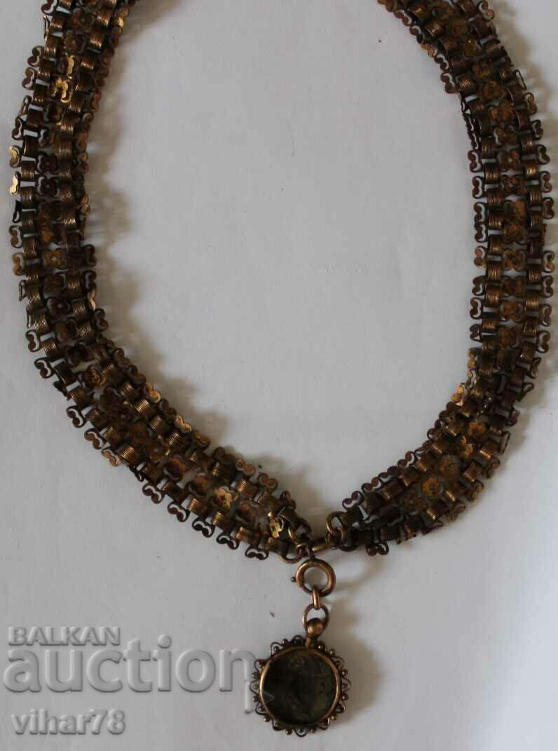 Auction OLD PICTURE NECKLACE Auction OLD PICTURE NECKLACE