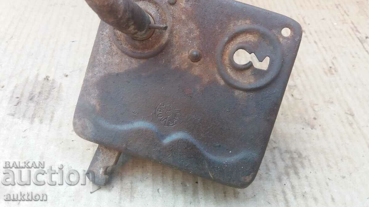 Delivery of RENAISSANCE FORGED LOCK, PADLOCK Delivery of RENAISSANCE FORGED LOCK, PADLOCK