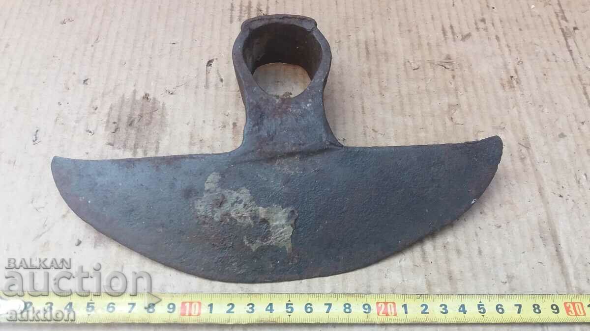 RENAISSANCE WROUGHT HOE, DIGGING TOOL with price 3.99 BGN | € 2.04 RENAISSANCE WROUGHT HOE, DIGGING TOOL with price 3.99 BGN | € 2.04