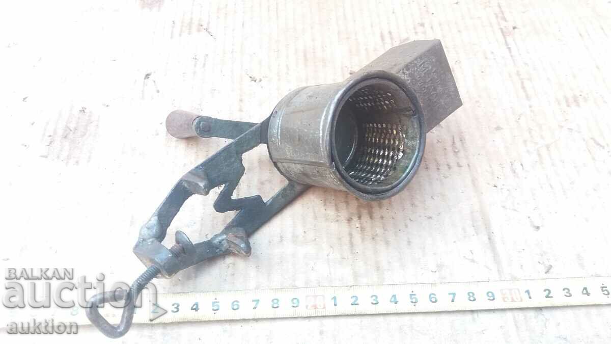 NUT GRINDER with price 5.99 BGN | € 3.06 NUT GRINDER with price 5.99 BGN | € 3.06