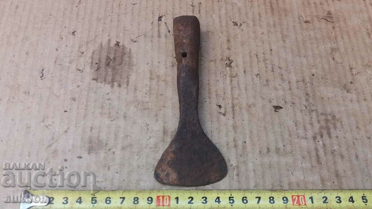 Delivery of FORGED RENAISSANCE SCRATCH, SHOVEL - CRANES Delivery of FORGED RENAISSANCE SCRATCH, SHOVEL - CRANES