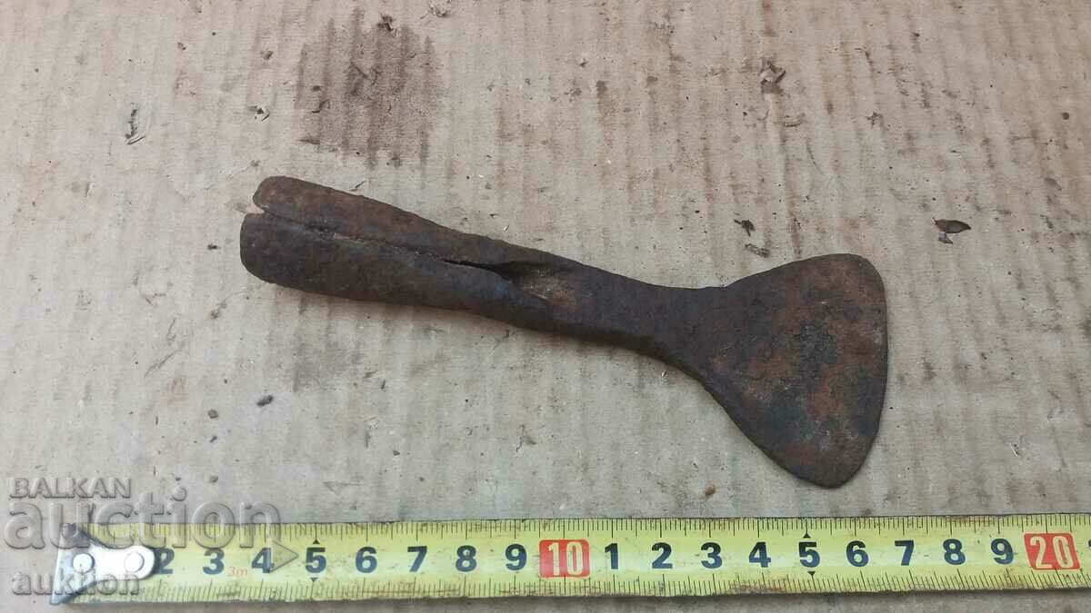 FORGED RENAISSANCE SCRATCH, SHOVEL - CRANES - 5 FORGED RENAISSANCE SCRATCH, SHOVEL - CRANES - 5