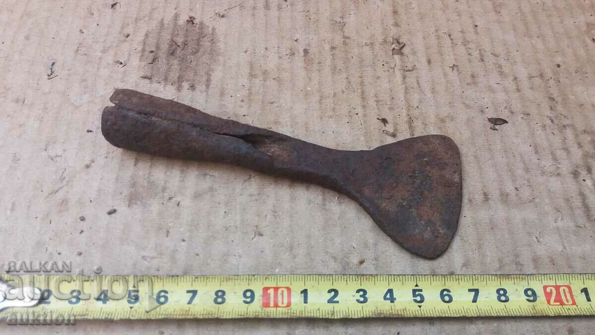 FORGED RENAISSANCE SCRATCH, SHOVEL - CRANES - 7 FORGED RENAISSANCE SCRATCH, SHOVEL - CRANES - 7